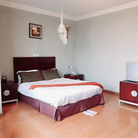 Amenities Hotel Аддис-Абеба Экстерьер фото