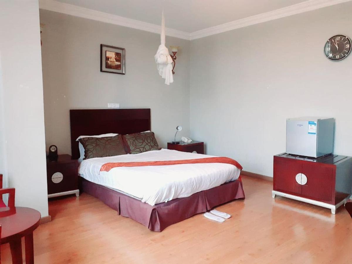 Amenities Hotel Аддис-Абеба Экстерьер фото